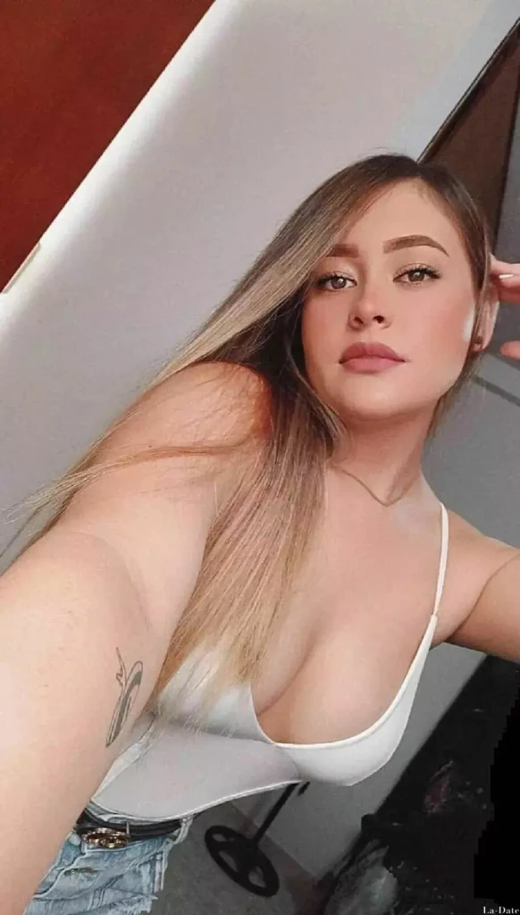 Camila Profile image 4