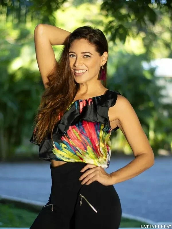 Nadia Profile image 2