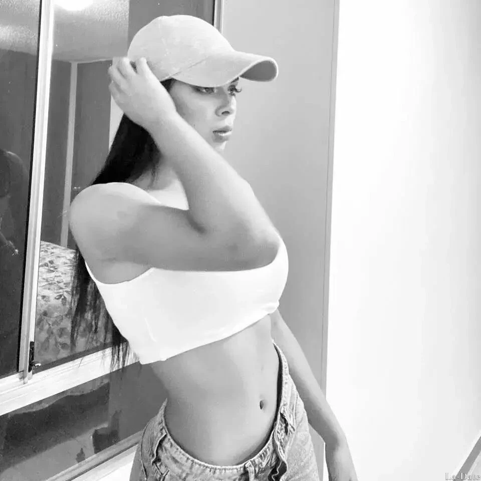 Alejandra Profile image 3