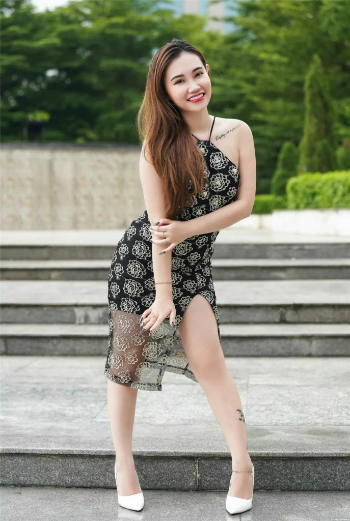 Hellen Profile image 3