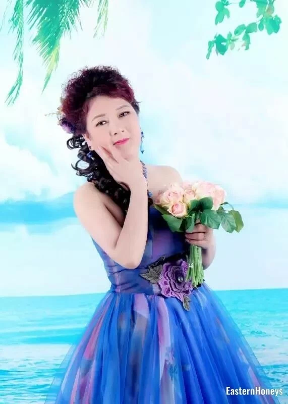 Rose Profile image 3